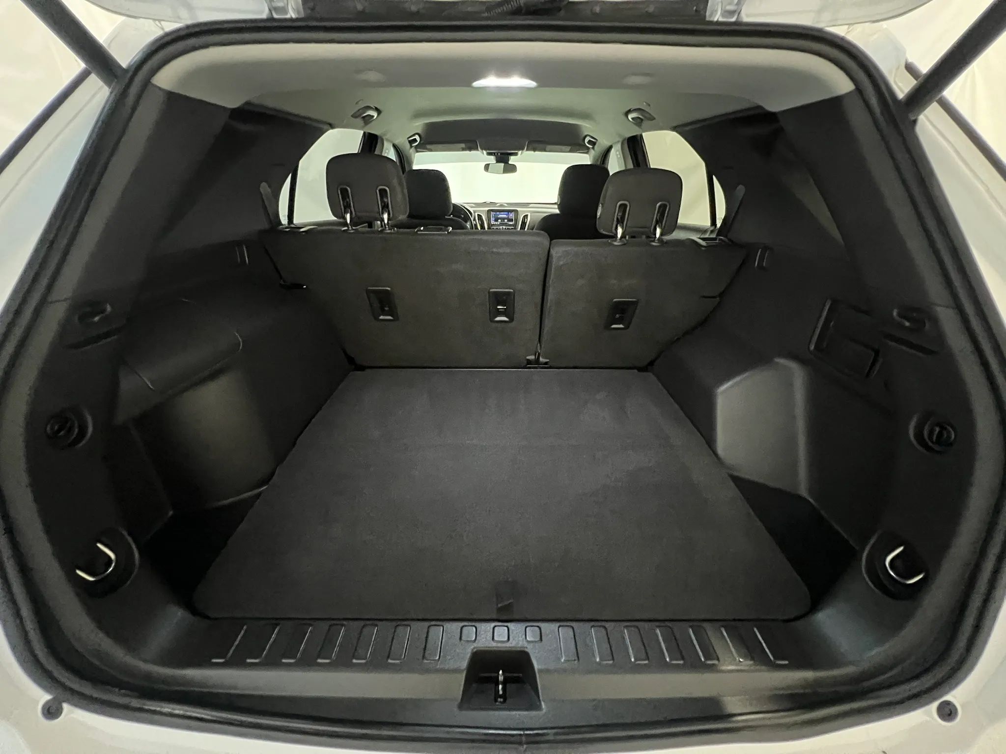 2020 Chevrolet Equinox LT - Photo 24