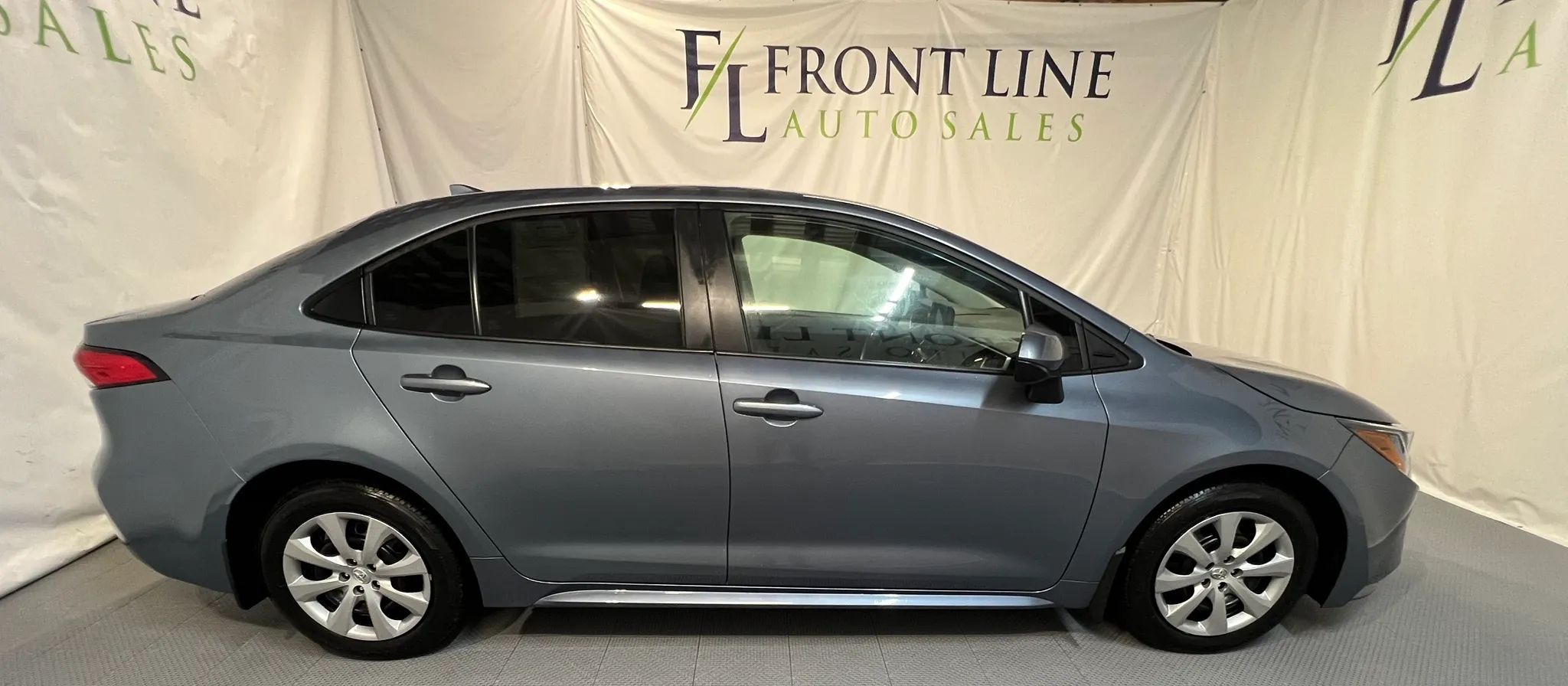 2025 Toyota Corolla LE - Photo 8