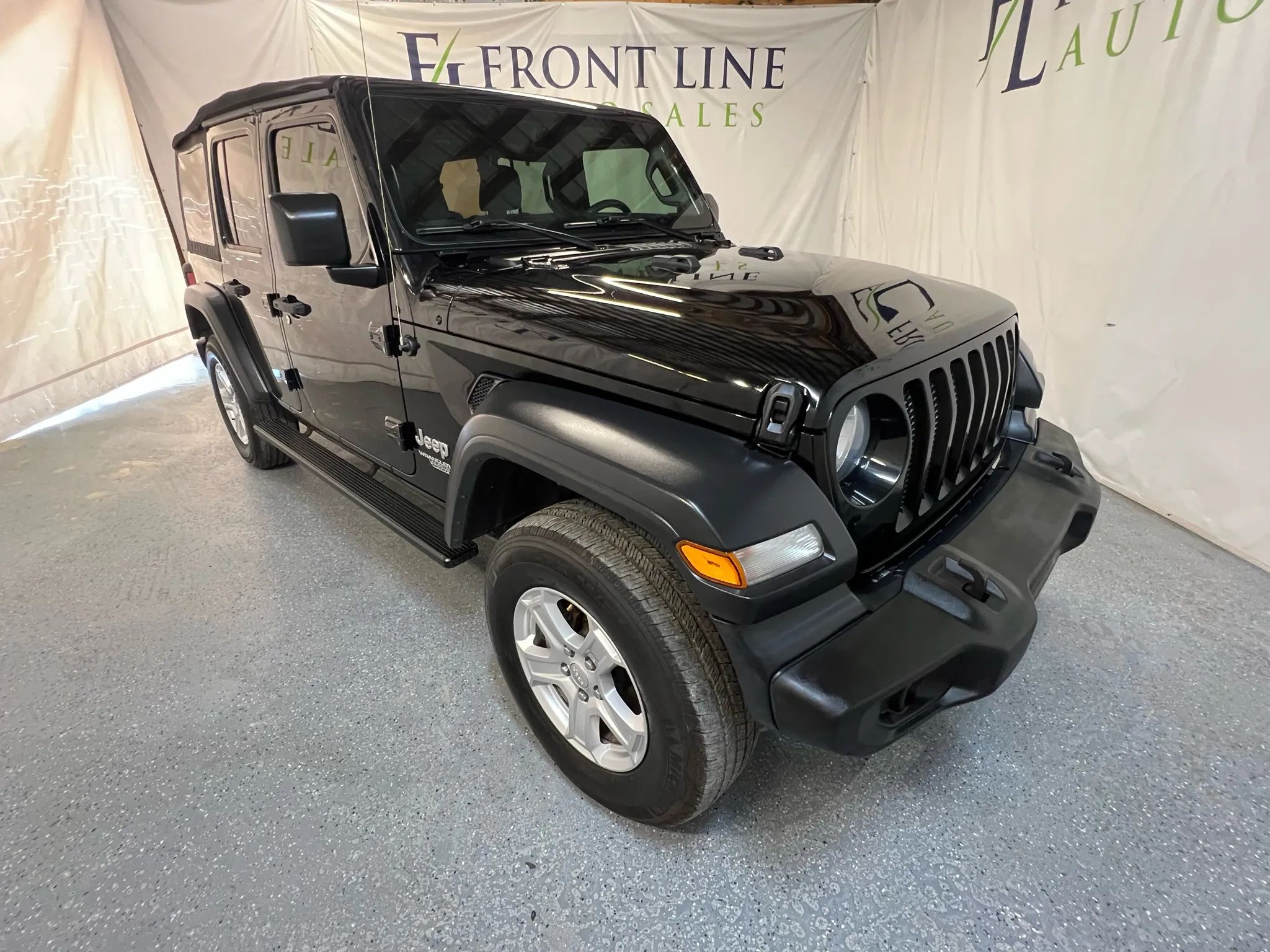 2019 Jeep Wrangler Sport S's photo