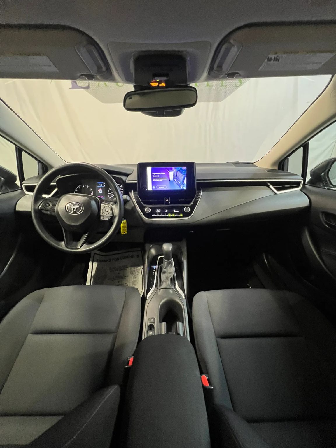 2025 Toyota Corolla LE - Photo 14
