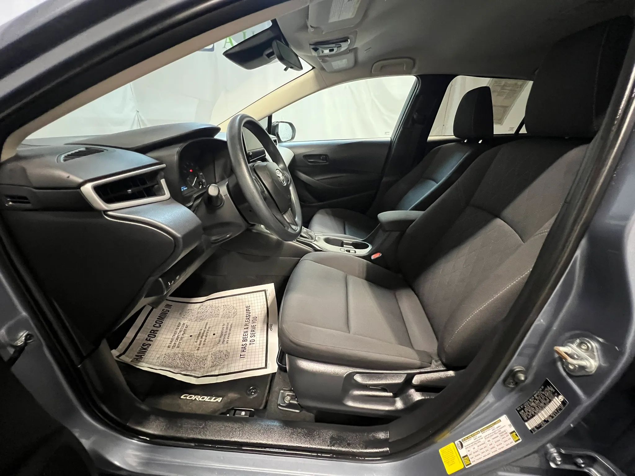2025 Toyota Corolla LE - Photo 12