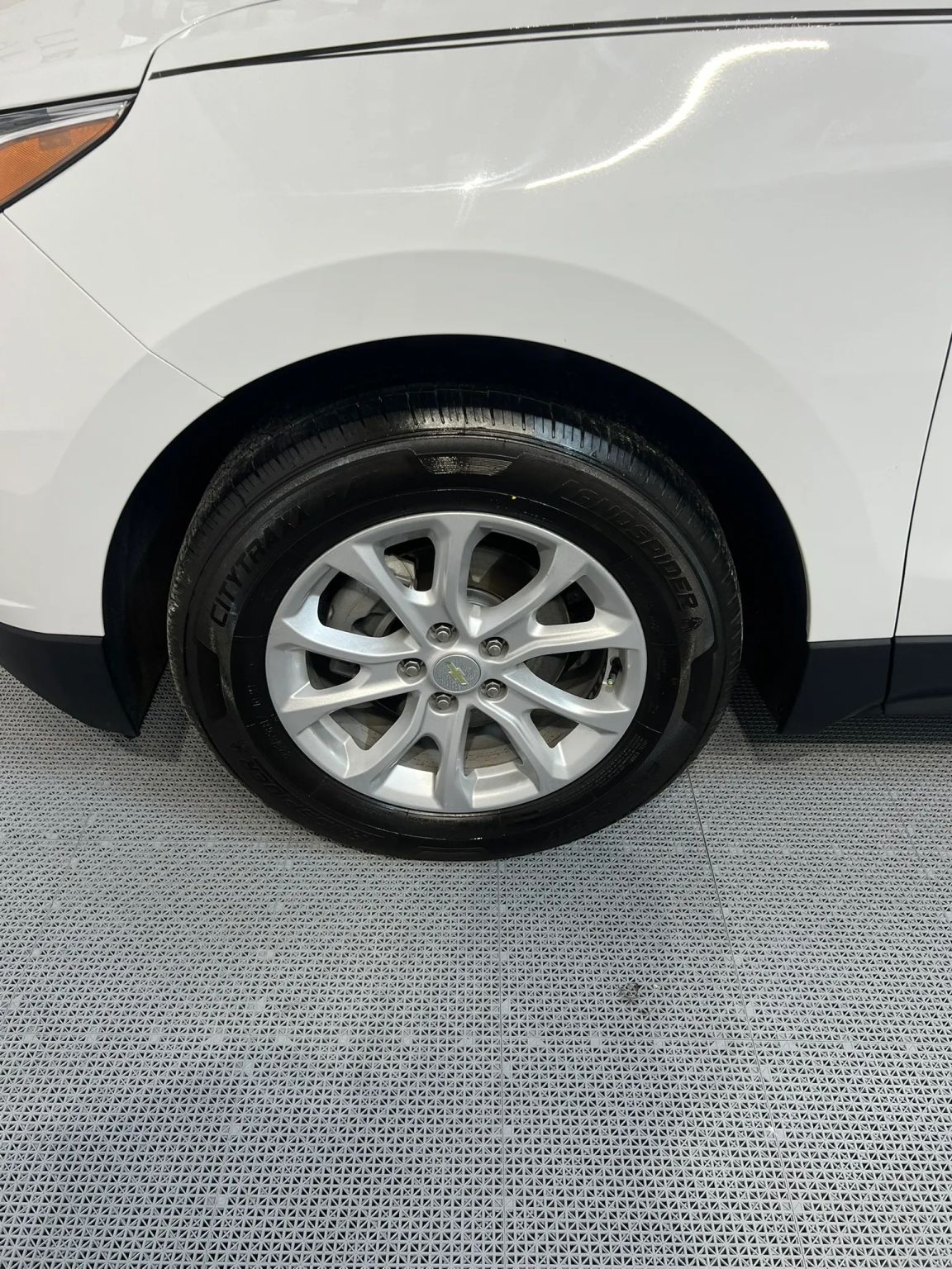 2020 Chevrolet Equinox LT - Photo 9