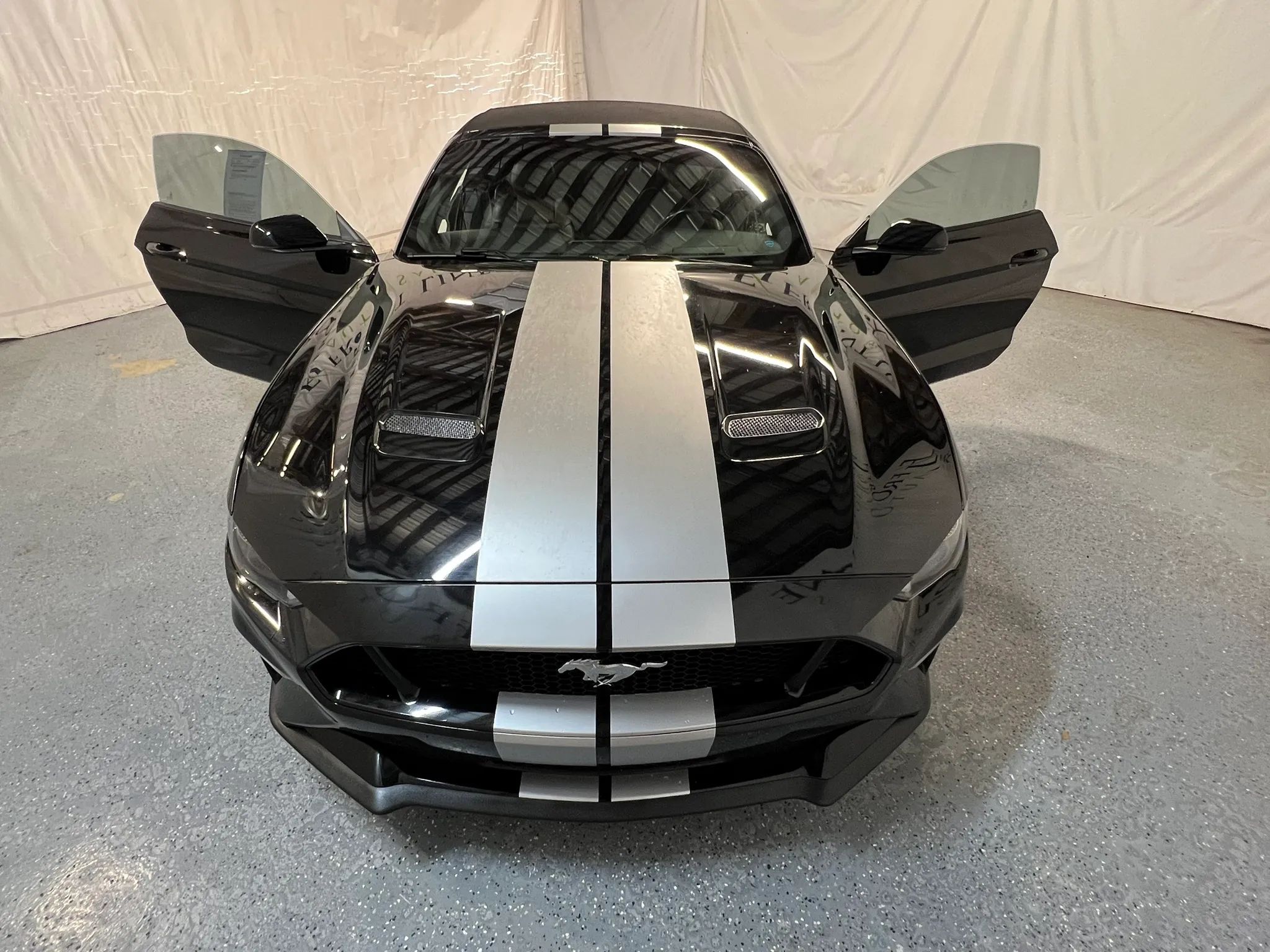 2018 Ford Mustang GT Premium - Photo 12