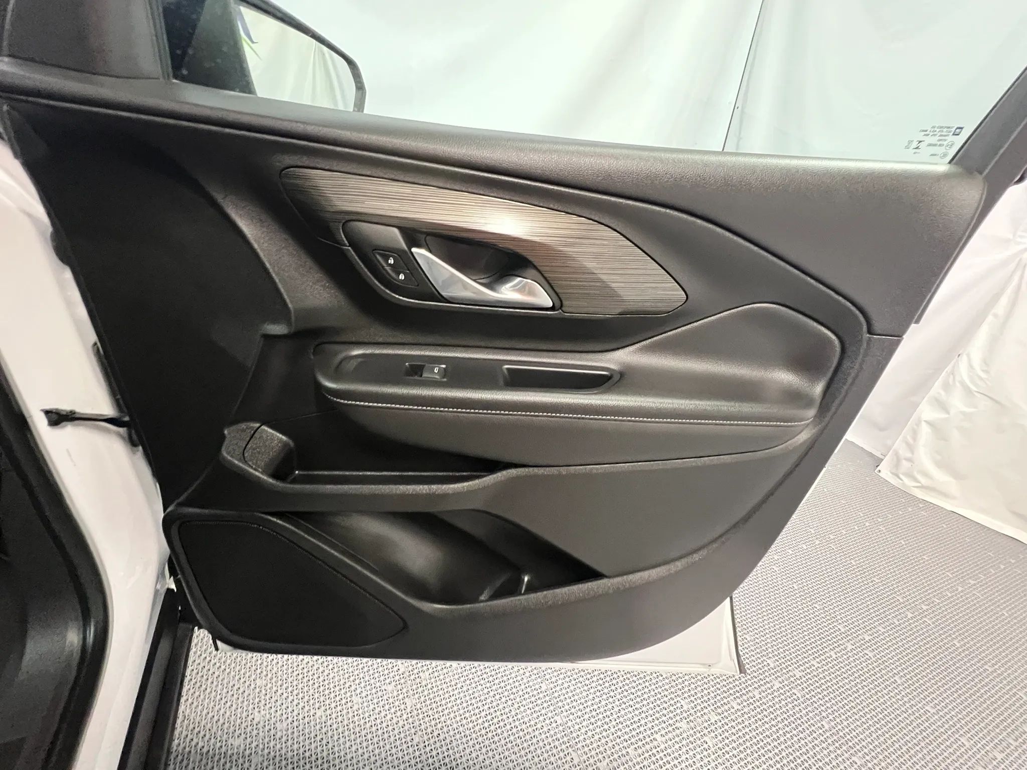 2023 GMC Terrain SLE - Photo 19